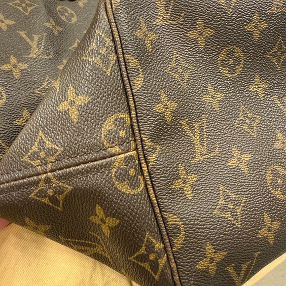 Louis Vuitton Neverfull Monogram GM - Picture 13 of 15